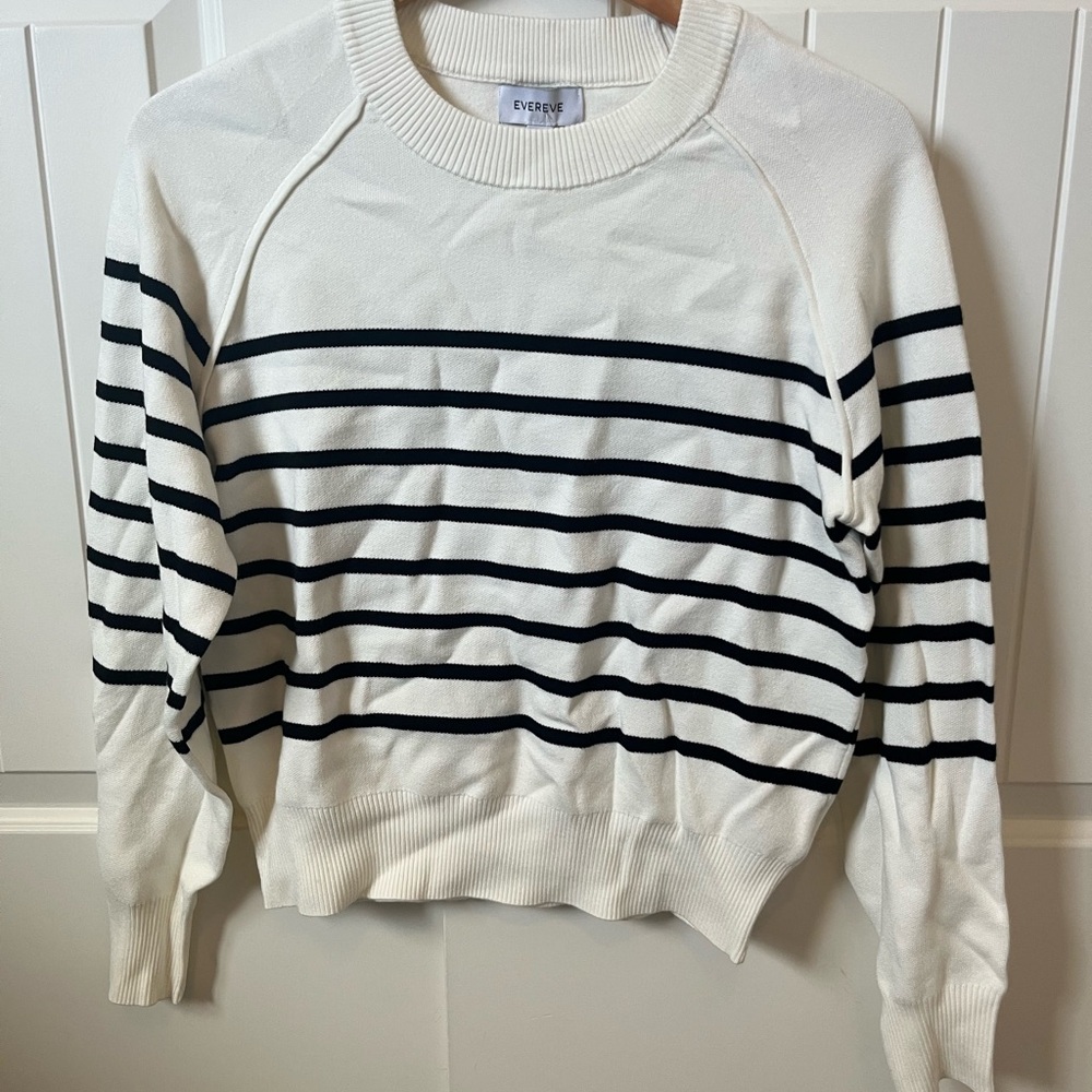 Evereve White and Black Striped Crew Neck Sweater